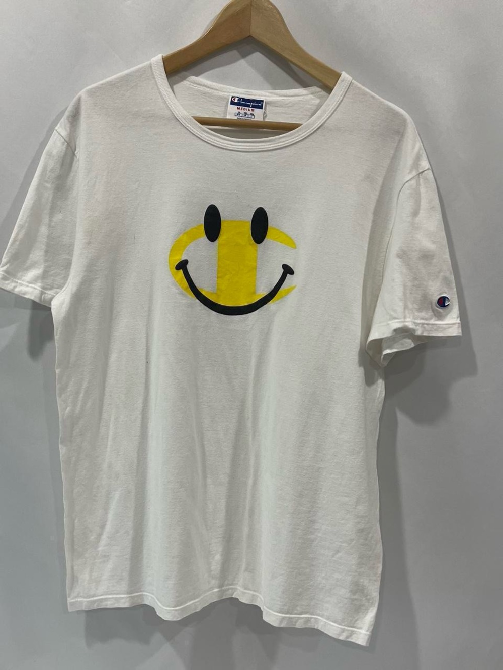 Champion Smiley Face Tee Size M